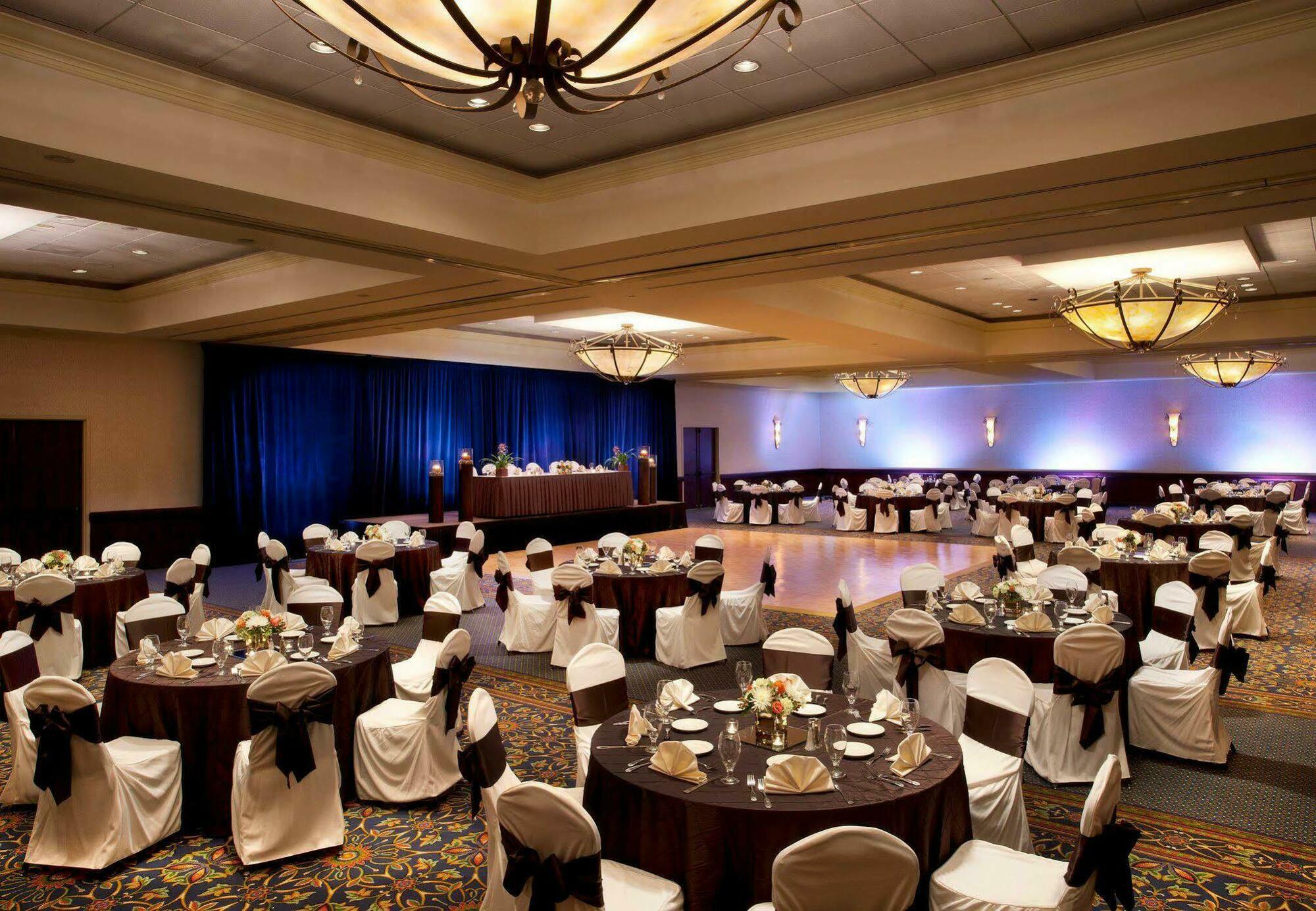 Ventura Beach Marriott Exterior foto